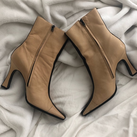 Vintage boots (worn around house) - Picture 1 of 7
